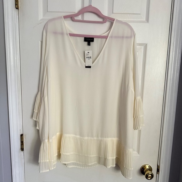 Lane Bryant Outlet NWT Womens Top Size 22/24 Ivory Pleated V Neck Blouse Shirt - Picture 1 of 9